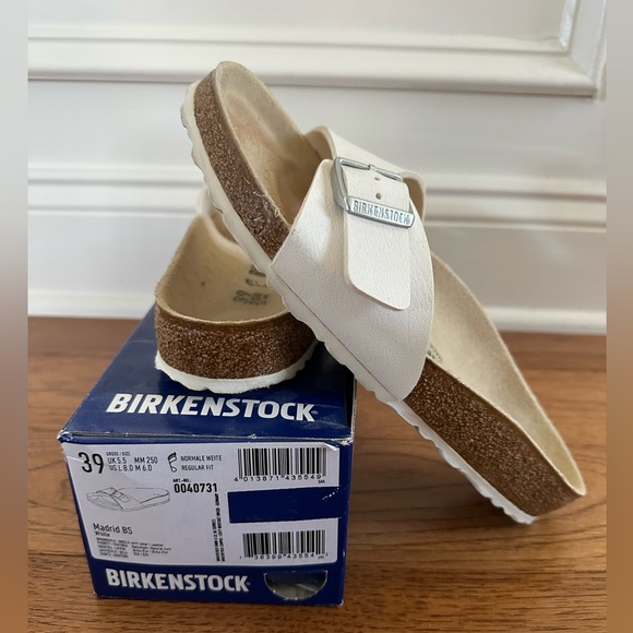 EUC Birkenstock Madrid in White - Picture 4 of 5